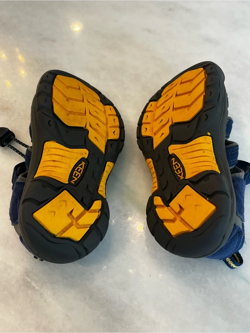 Keen excellent worn